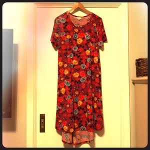 🦄 EUC Rose Print LuLaRoe Carly 🦄